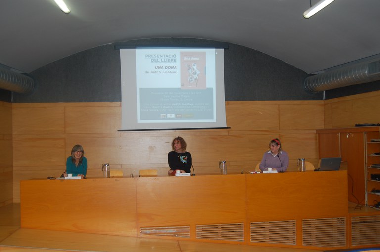 2021 11 20 Presentació llibre UNA DONA