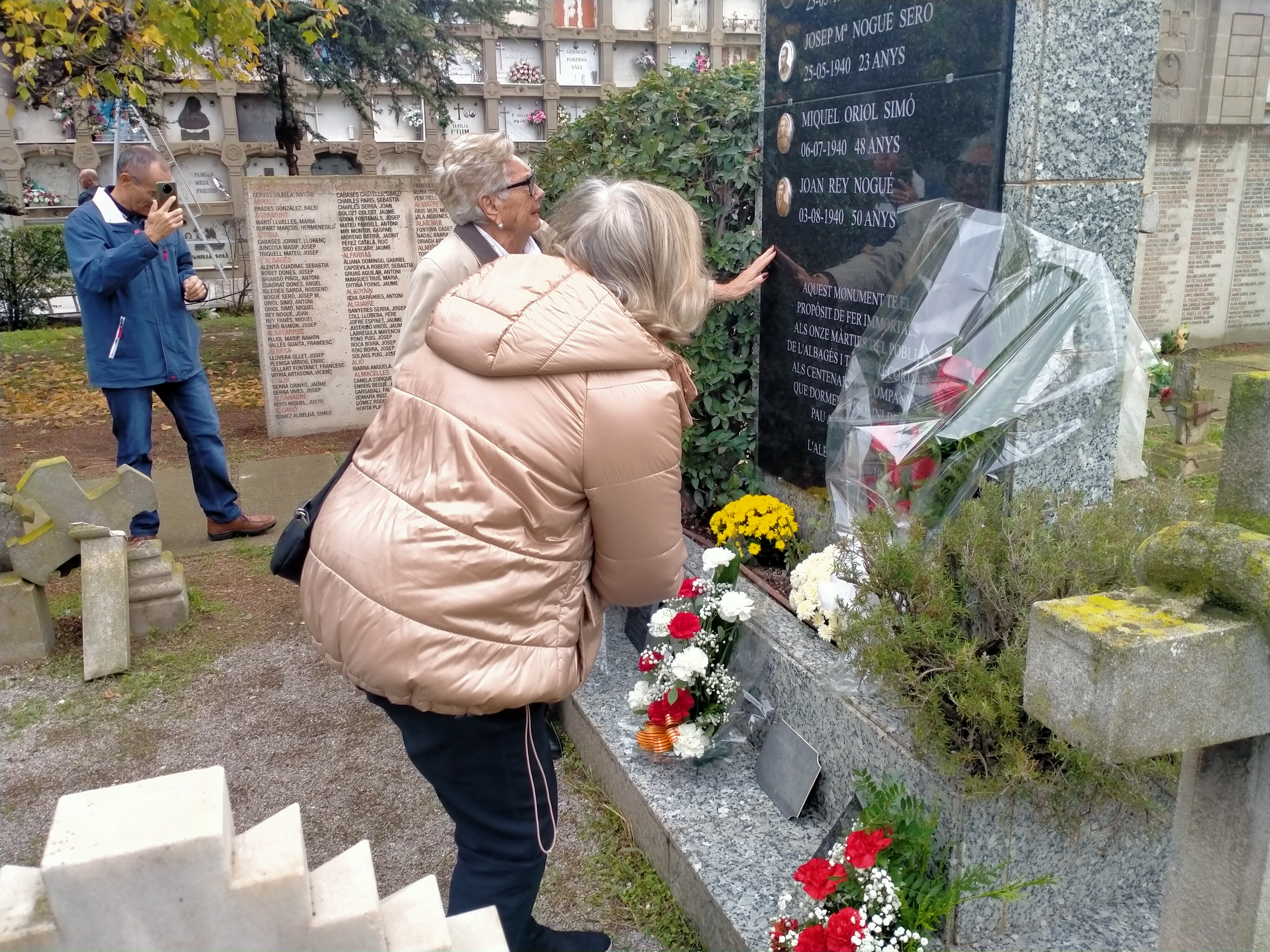 2024 10 27_INAUGURACIÓ DE LA NOVA PLACA EN HOMENATGE ALS AFUSELLTAS DE L’ALBAGÉS