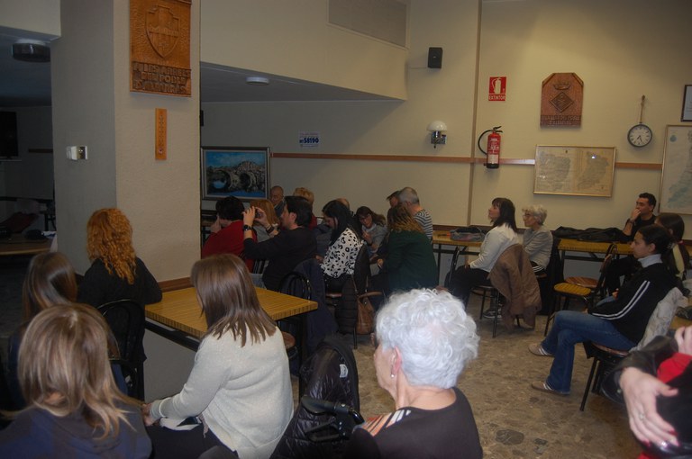 2024 11 22_XERRADA DE L’INS ALMENAR  A LA LLAR DE JUBILATS D’ALFARRÀS