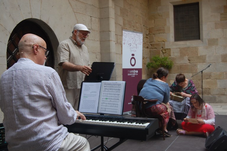 CARTES AMAGADES. (DE QUAN LA RÀDIO VOLIA FER OBLIDAR L’EXILI REPUBLICÀ)