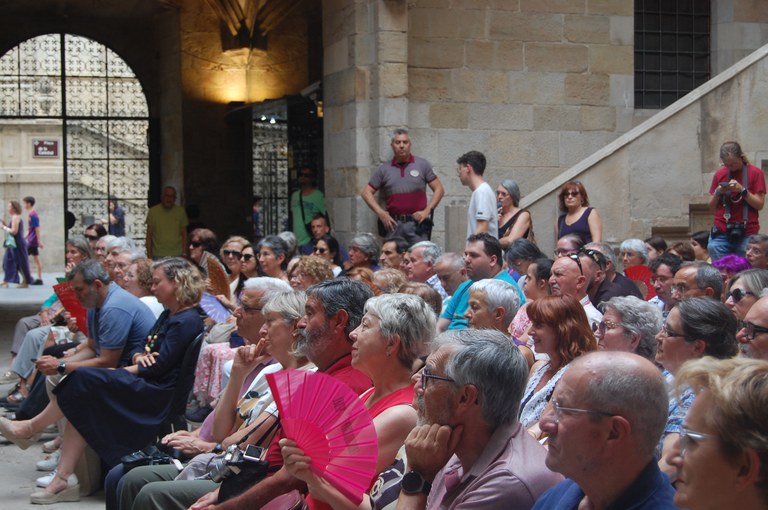 CARTES AMAGADES. (DE QUAN LA RÀDIO VOLIA FER OBLIDAR L’EXILI REPUBLICÀ)
