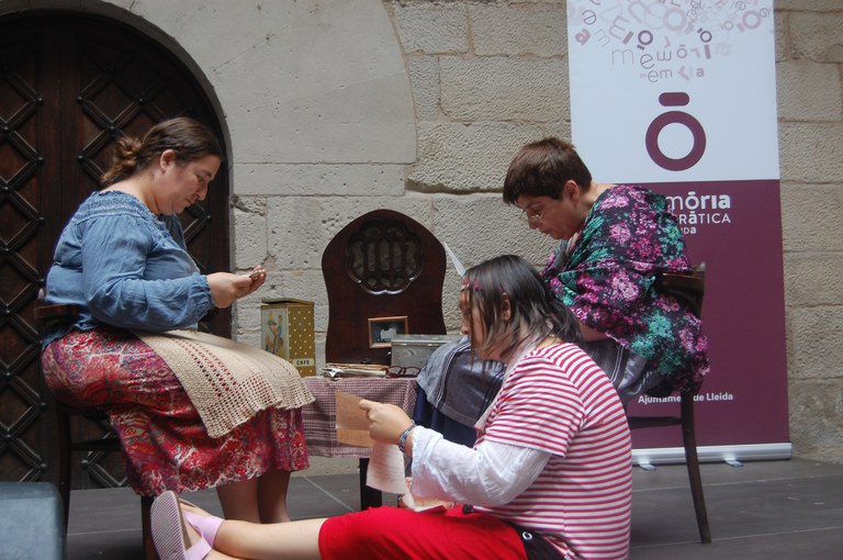 CARTES AMAGADES. (DE QUAN LA RÀDIO VOLIA FER OBLIDAR L’EXILI REPUBLICÀ)