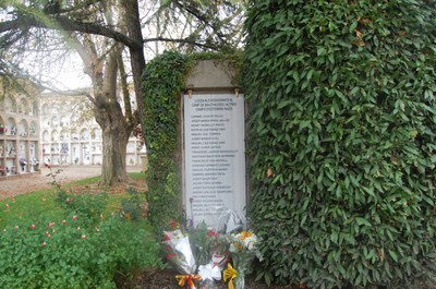 2022 10 23_OFRENA FLORAL A LA NOVA PLACA DELS LLEIDATANS ASSASSINATS ALS CAMPS NAZIS