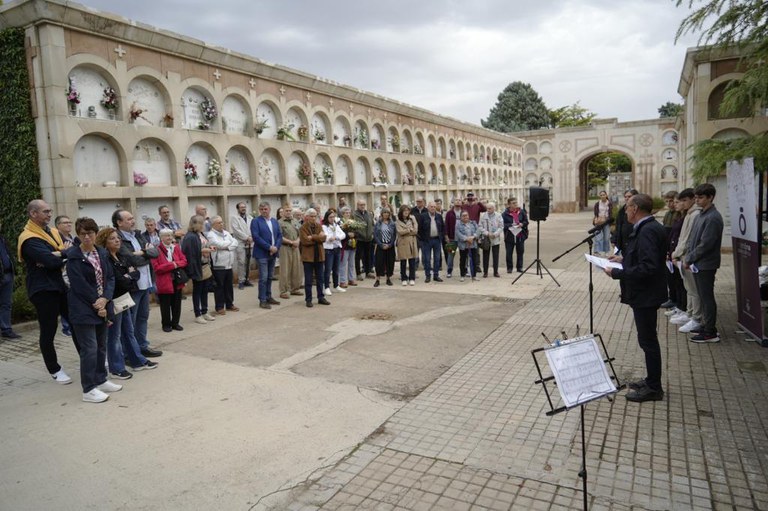 2022 10 23_OFRENA FLORAL A LA NOVA PLACA DELS LLEIDATANS ASSASSINATS ALS CAMPS NAZIS