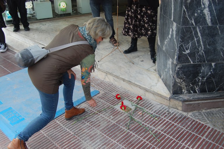 2023 03 18_Col·locació llambordes Stopersteine_Foto: Memòria Democràtica de l'Ajuntament de Lleida.