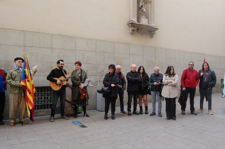 2023 03 18_Col·locació llambordes Stopersteine_Foto: Memòria Democràtica de l'Ajuntament de Lleida.