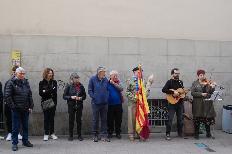 2023 03 18_Col·locació llambordes Stopersteine_Foto Memòria Democràtica de l'Ajuntament de Lleida.