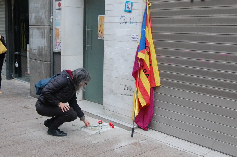 2023 03 18_Col·locació llambordes Stopersteine_Foto Memòria Democràtica de l'Ajuntament de Lleida.