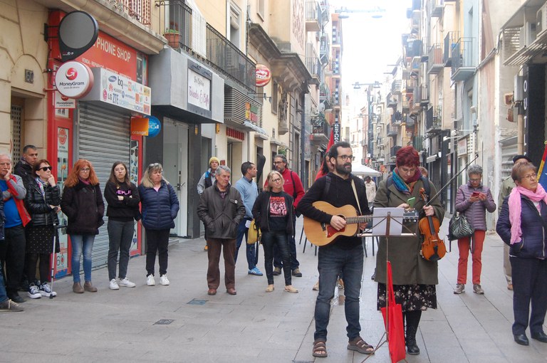 2023 03 18_Col·locació llambordes Stopersteine_Foto: Memòria Democràtica de l'Ajuntament de Lleida.