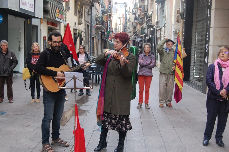 2023 03 18_Col·locació llambordes Stopersteine_Foto: Memòria Democràtica de l'Ajuntament de Lleida.