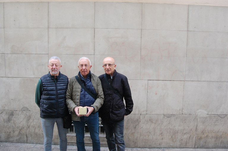 2023 03 18_Col·locació llambordes Stopersteine_Foto: Memòria Democràtica de l'Ajuntament de Lleida.