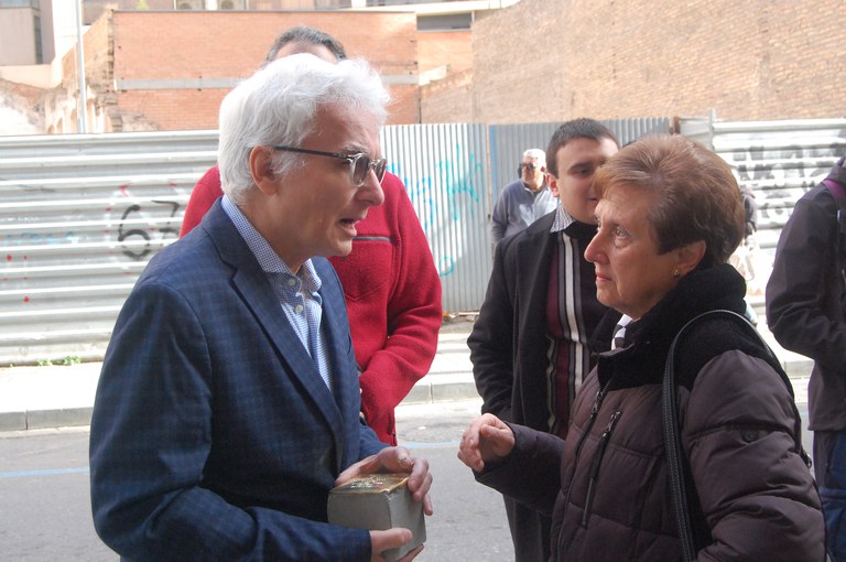 2023 03 18_Col·locació llambordes Stopersteine_Foto: Memòria Democràtica de l'Ajuntament de Lleida.