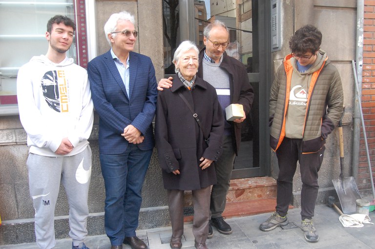 2023 03 18_Col·locació llambordes Stopersteine_Foto: Memòria Democràtica de l'Ajuntament de Lleida.