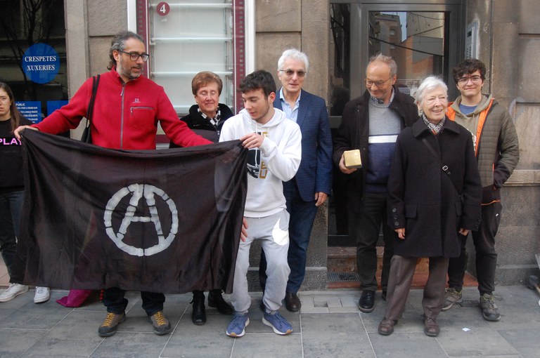 2023 03 18_Col·locació llambordes Stopersteine_Foto: Memòria Democràtica de l'Ajuntament de Lleida.