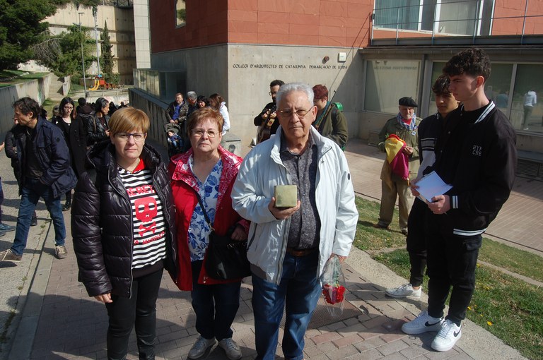 2023 03 18_Col·locació llambordes Stopersteine_Foto: Memòria Democràtica de l'Ajuntament de Lleida.