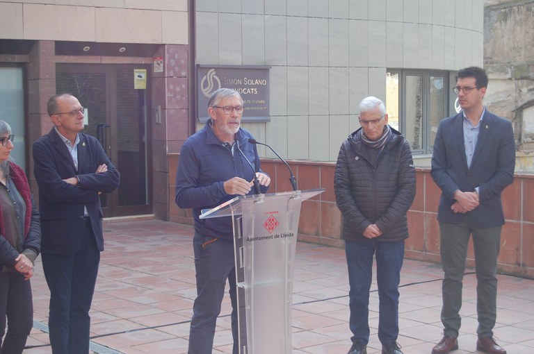 2023 03 18_Col·locació llambordes Stopersteine_Foto: Memòria Democràtica de l'Ajuntament de Lleida.