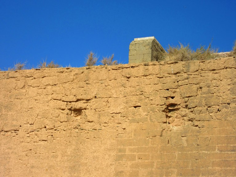 Muralles del castell de Gardeny