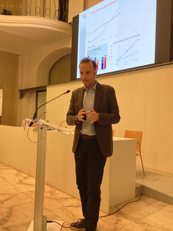 2026 01 27_UN MÓN EN TRANSICIÓ...CAP A ON?