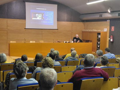 2026 03 24_CONSPIRAR ÉS GRATIS: PER QUÈ LES TEORIES DE LA CONSPIRACIÓ ENS SEDUEIXEN?